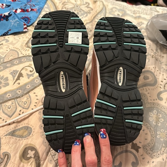 Skechers Tennis Shoes - Picture 4 of 5